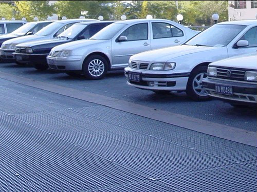 停車場<a href='http://www.baiduwh.cn'>鋼格柵</a>板