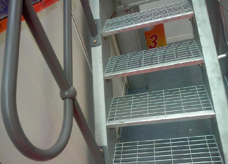 不銹鋼鋼格板踏步 不銹鋼鋼格板踏步