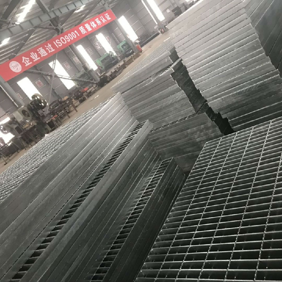熱浸鋅鋼格柵板