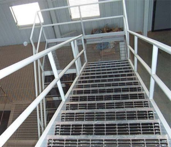 熱浸鍍鋅格柵板踏步 熱浸鍍鋅格柵板踏步