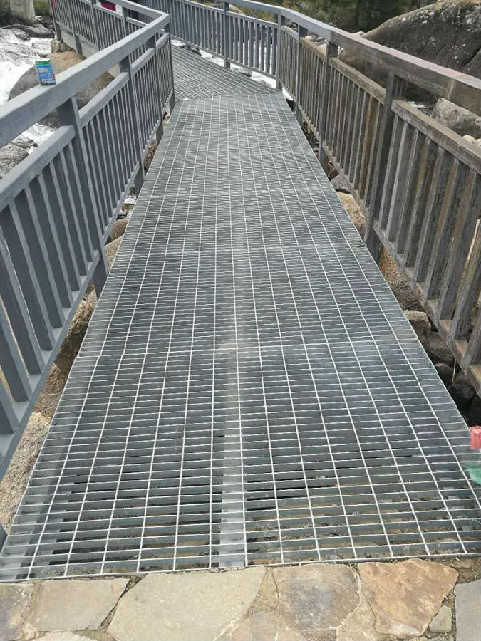 熱浸鋅<a href='http://www.baiduwh.cn'>鋼格柵</a> 熱浸鋅鋼格柵