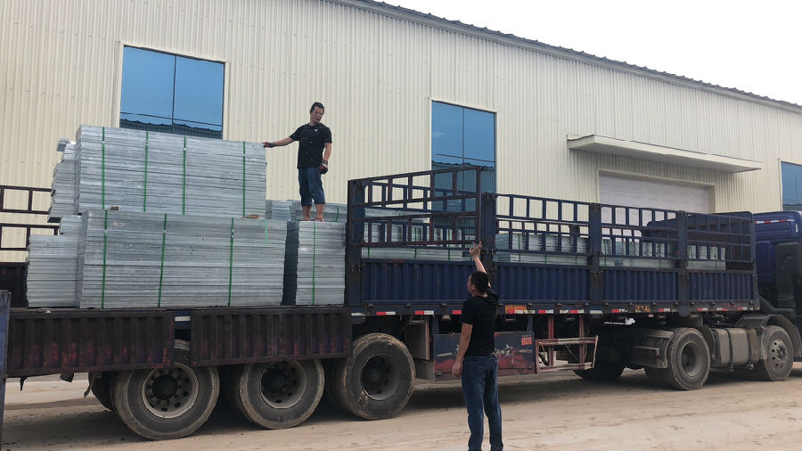 壓焊鍍鋅鋼格板平臺(tái)