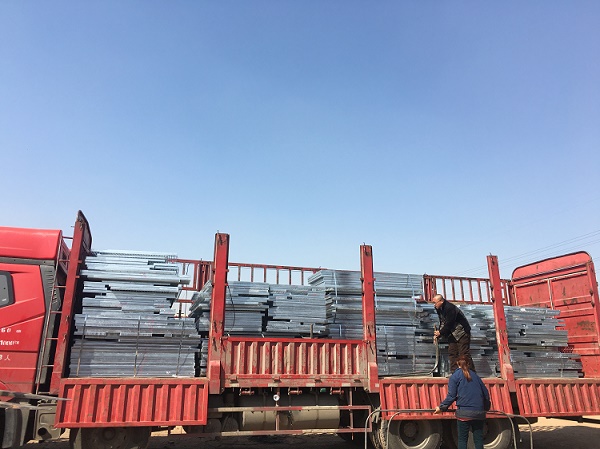 熱浸鋅齒形格柵板踏步 熱浸鋅齒形格柵板踏步