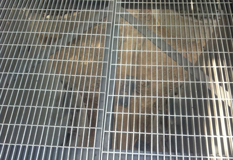 國標鍍鋅格柵板平臺