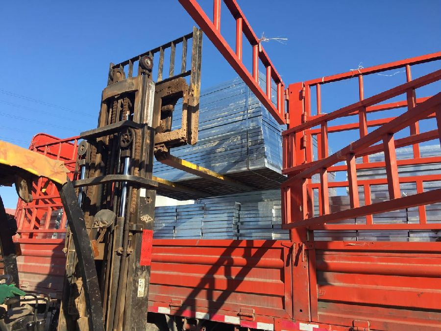 熱浸鍍鋅格柵板踏步 熱浸鍍鋅格柵板踏步