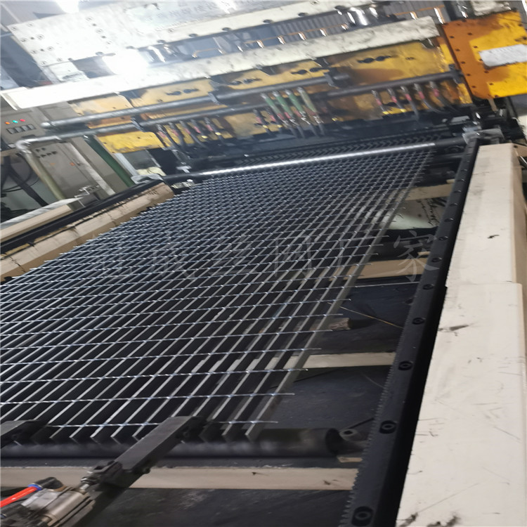 壓焊鍍鋅鋼格板平臺(tái)